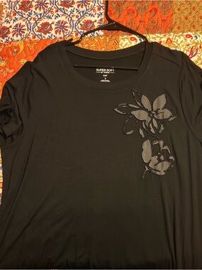 Torrid Super Soft Black Short Sleeve Tee with Floral Appliqué